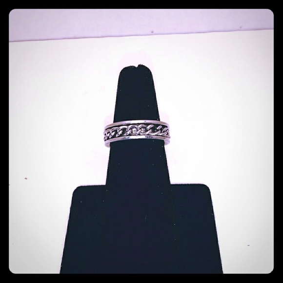 Silver tone chain link detail ring. size 7 - Picture 1 of 1